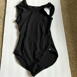 Mariia Crown Black Leo